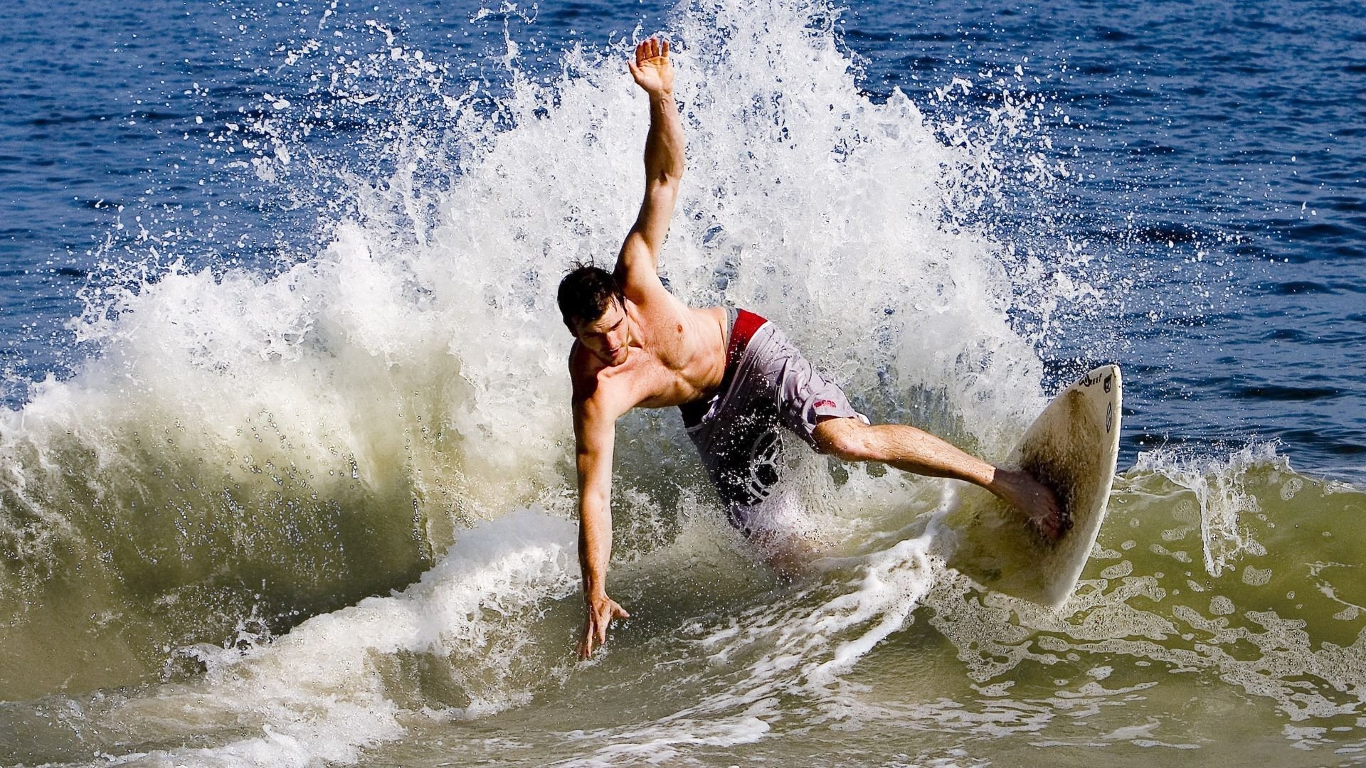 NBA季后赛火热进行 超级巨星表现抢眼,nba季后赛50大经典瞬间